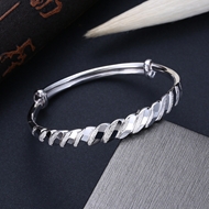 Picture of Attractive Platinum Plated 925 Sterling Silver Fashion Bangle with Unbeatable Quality