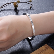 Picture of Trendy Platinum Plated Fashion Fashion Bangle with No-Risk Refund