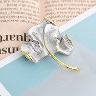 Picture of Delicate Leaf Casual Brooche