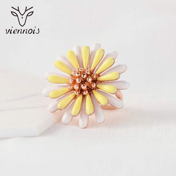 Picture of Flowers & Plants Big Fashion Ring with Speedy Delivery