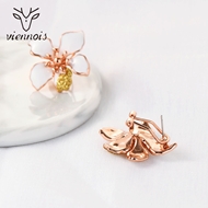 Picture of Classic Flowers & Plants Stud Earrings in Exclusive Design
