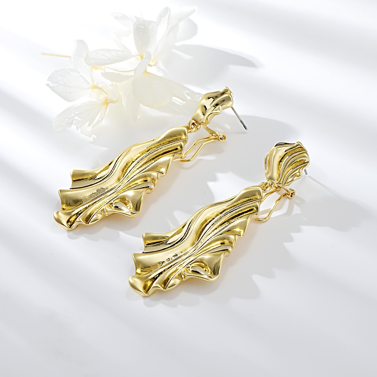 Reasonably Priced Zinc Alloy Gold Plated Dangle Earrings with Low Cost