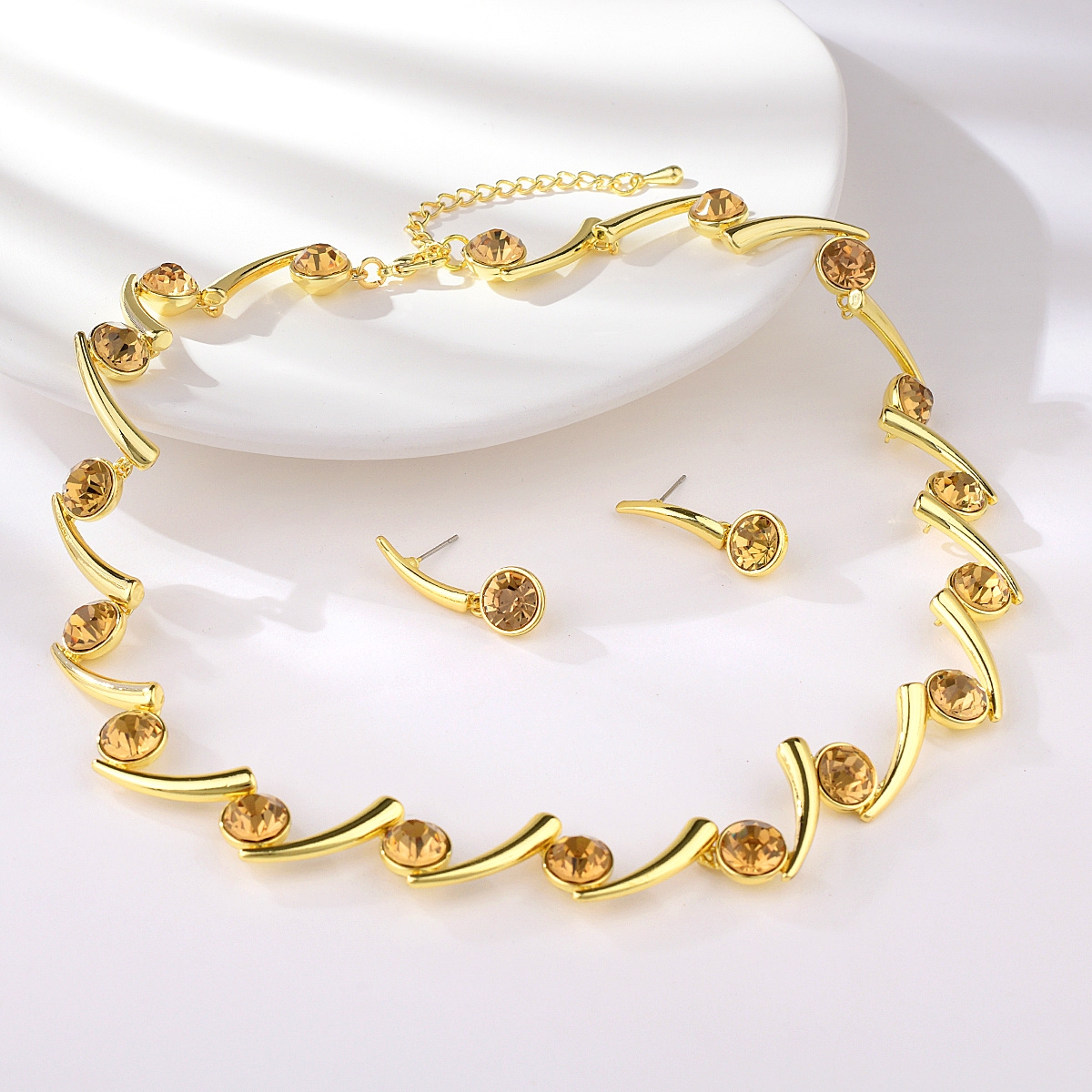 Dubai Artificial Crystal 2 Piece Jewelry Set with Speedy Delivery