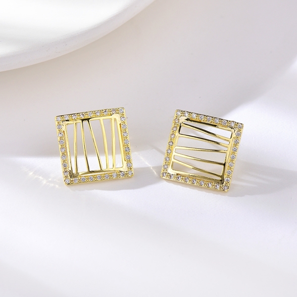 Picture of Impressive White Artificial Crystal Stud Earrings with Low MOQ