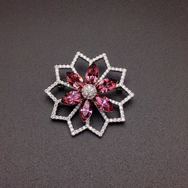 Picture of Good Quality Swarovski Element Small Brooche