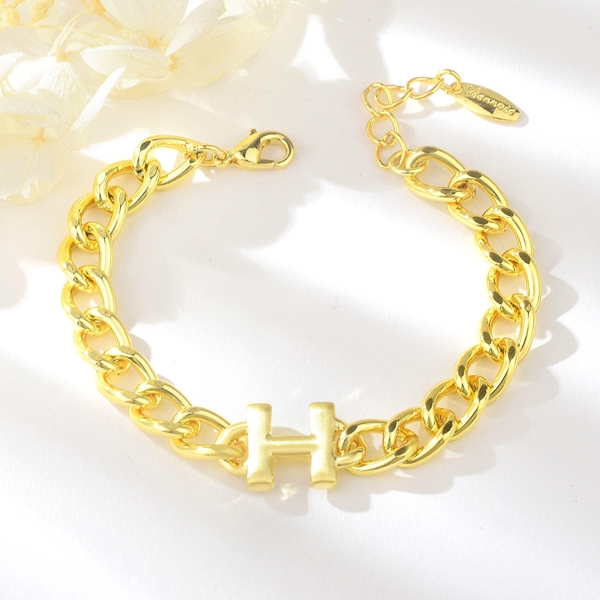 Picture of Irresistible Gold Plated Big Fashion Bracelet For Your Occasions