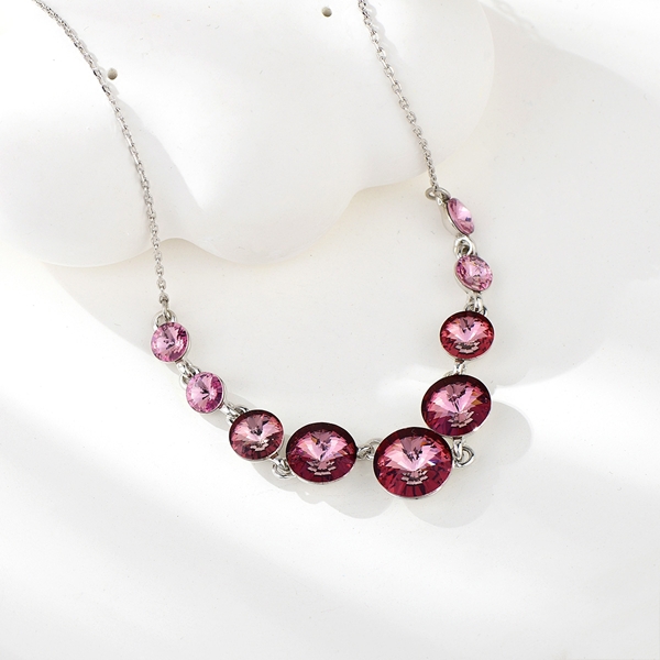 Picture of Medium Swarovski Element Short Chain Necklace with Beautiful Craftmanship