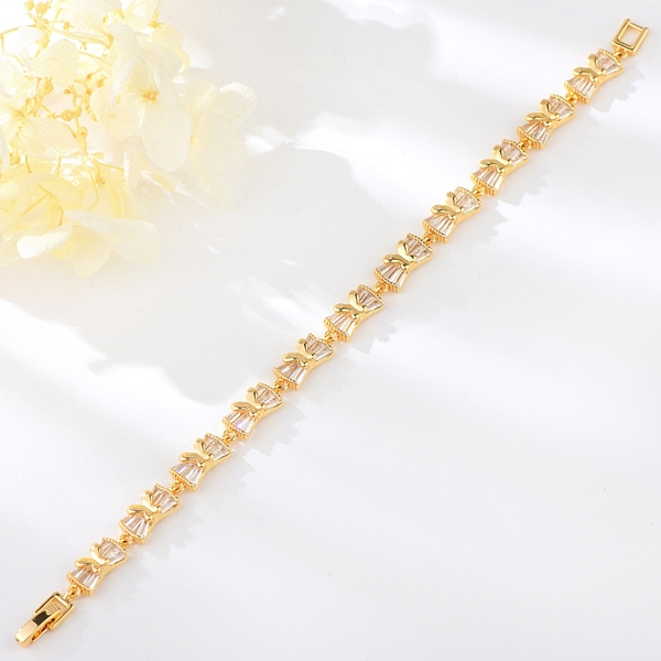 Picture of Gold Plated Cubic Zirconia Fashion Bracelet from Certified Factory