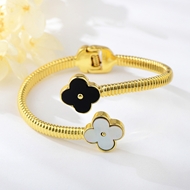 Picture of Wholesale Rose Gold Plated Classic Fashion Bangle For Your Occasions