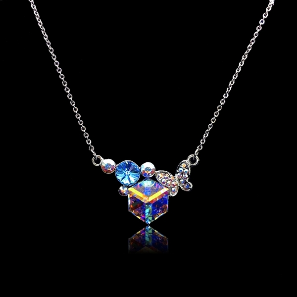 Picture of Platinum Plated Swarovski Element Pendant Necklace From Reliable Factory
