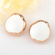 Picture of Stylish Medium Gold Plated Stud Earrings
