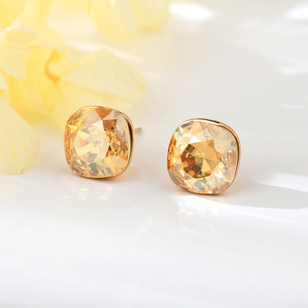 Picture of 10 mm swarovski element crystal satellite diamond earrings