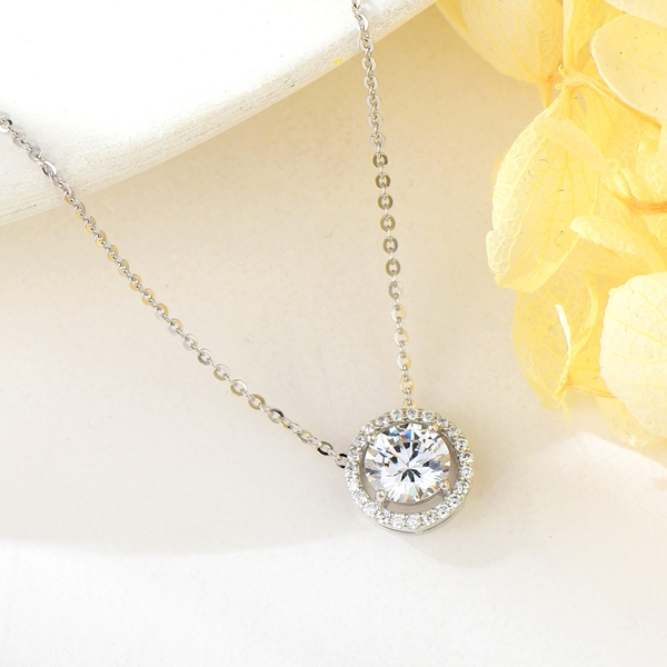 Picture of Sparkling Small White Pendant Necklace