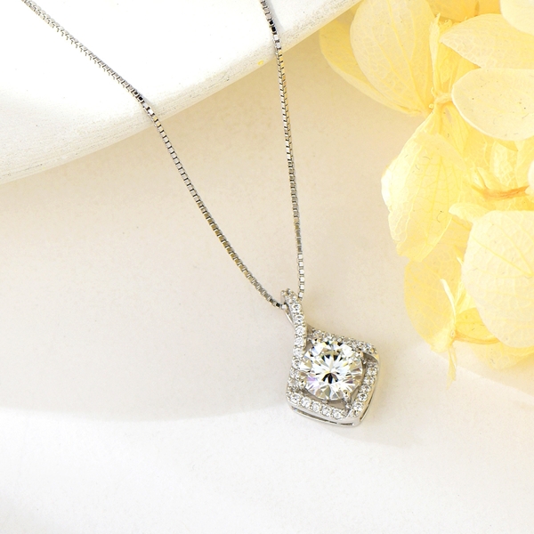 Picture of Wholesale Platinum Plated Moissanite Pendant Necklace Online