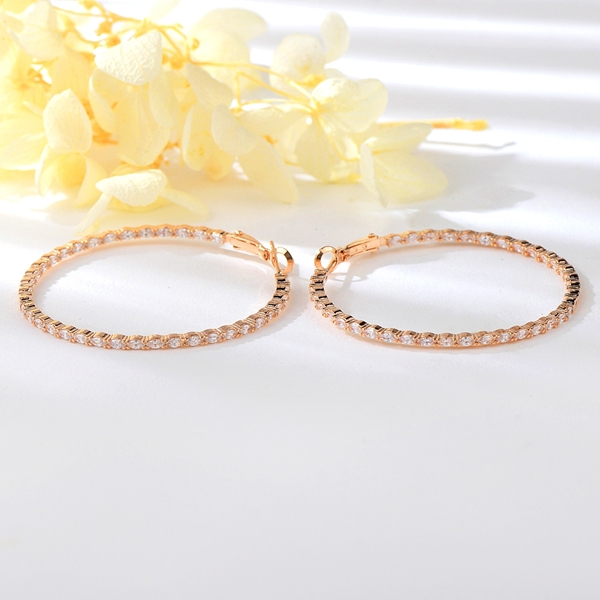 Picture of 925 Sterling Silver Rose Gold Plated Huggie Earrings in Flattering Style