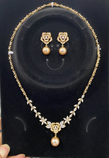 Picture of Flowers & Plants Gold Plated 2 Piece Jewelry Set with No-Risk Refund