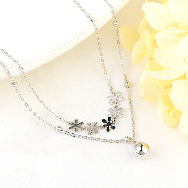 Picture of Trendy Platinum Plated Flowers & Plants Pendant Necklace with No-Risk Refund