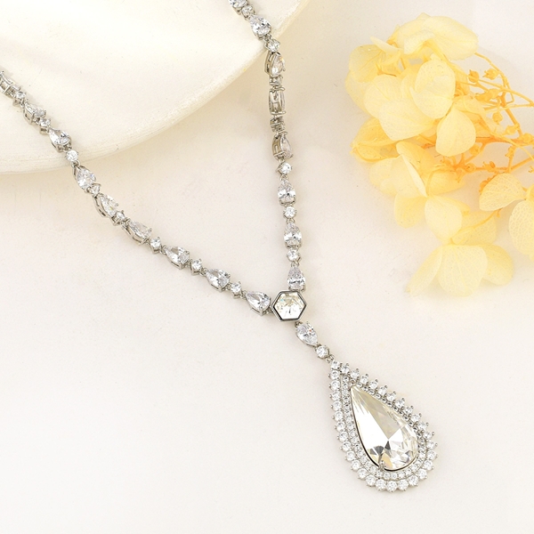 Picture of Unique Swarovski Element Fashion Pendant Necklace